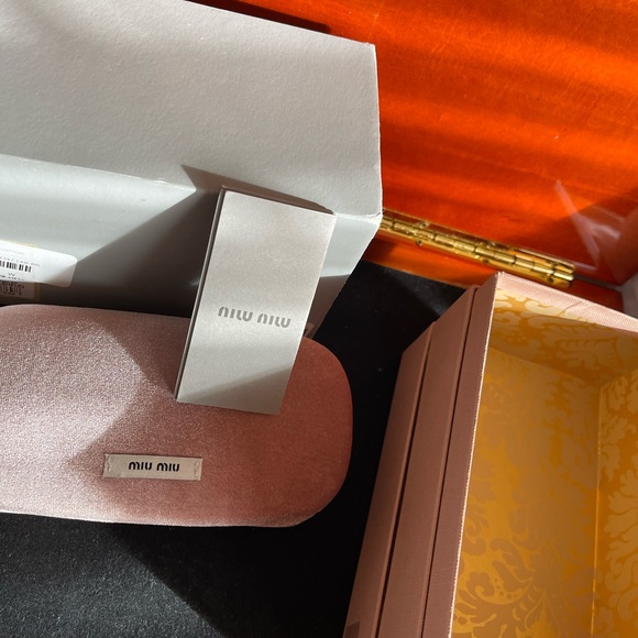 MIU MIU SUNGLASSES - Picture 14 of 15